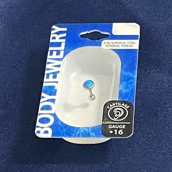 Body Jewelry Opal Cartilage Earring 16g - Picture 3 of 3